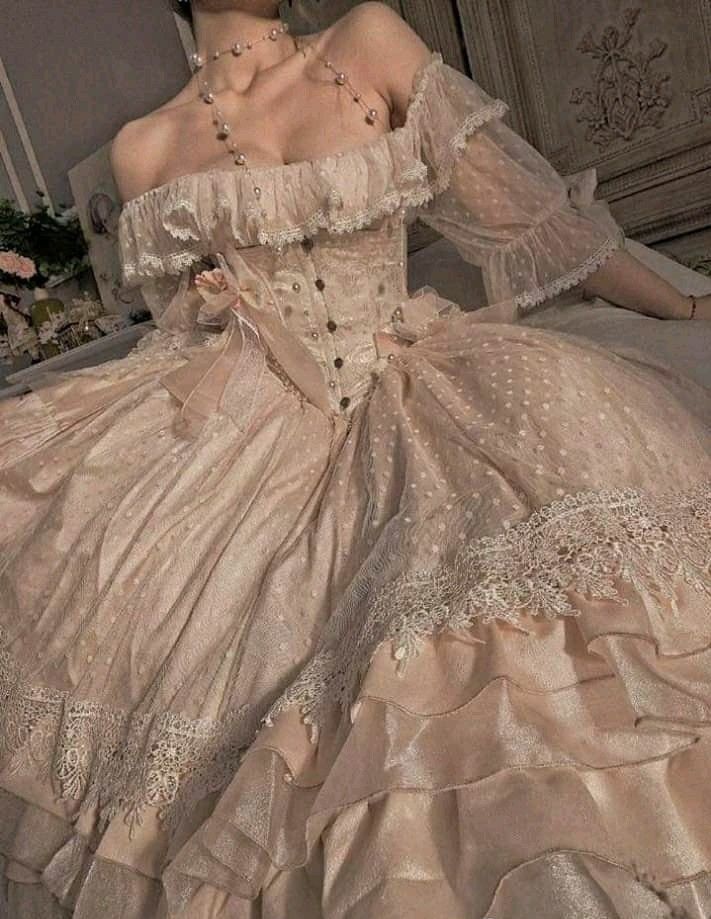 Featured image of post Renaissance Aesthetic Dress