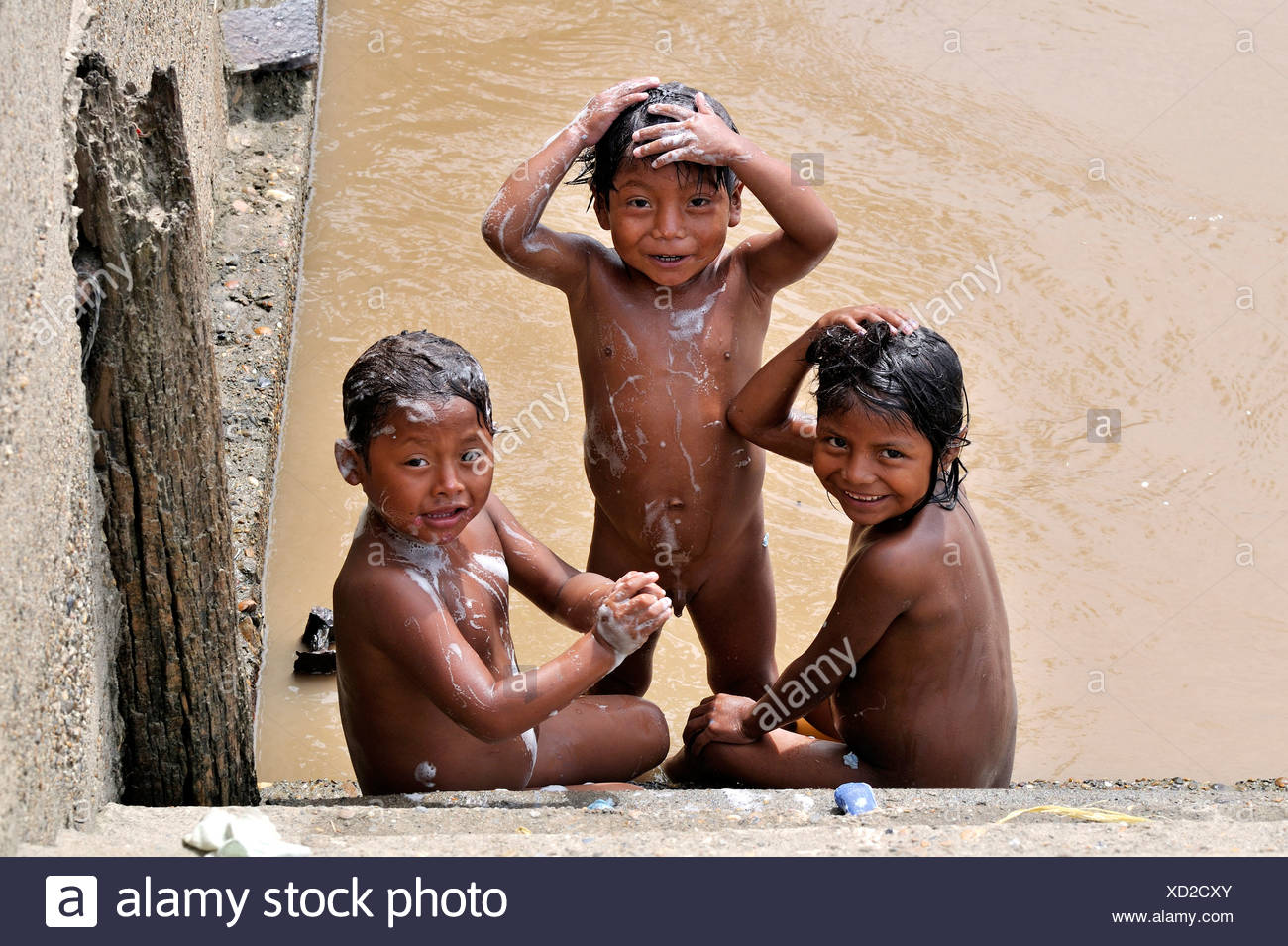 Featured image of post Washing Female Child Child Bath In River